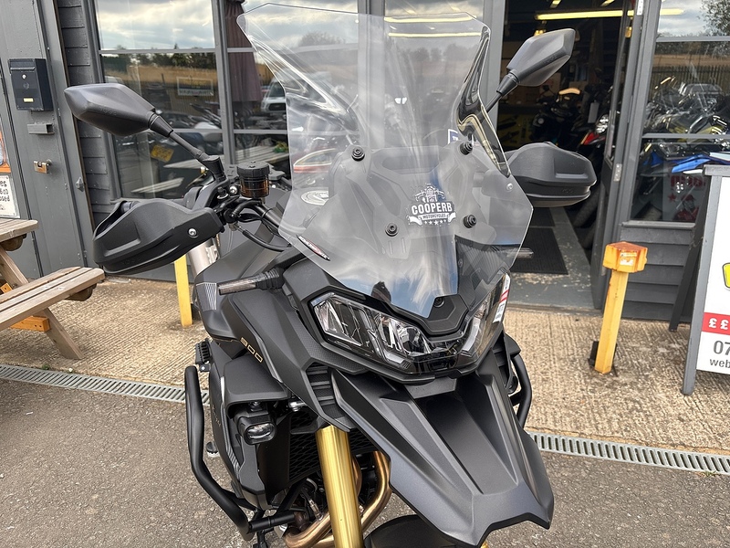 VOGE DEMO .9 ADVENTURE MANUAL PETROL