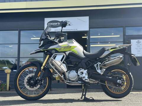 E5+ ADVENTURE .9 MANUAL PETROL