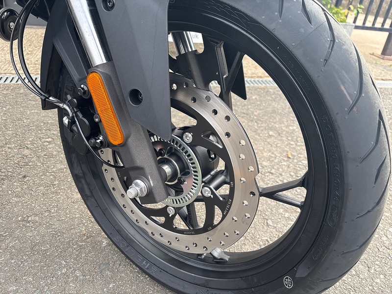 VOGE E5+ NAKED .125 MANUAL PETROL