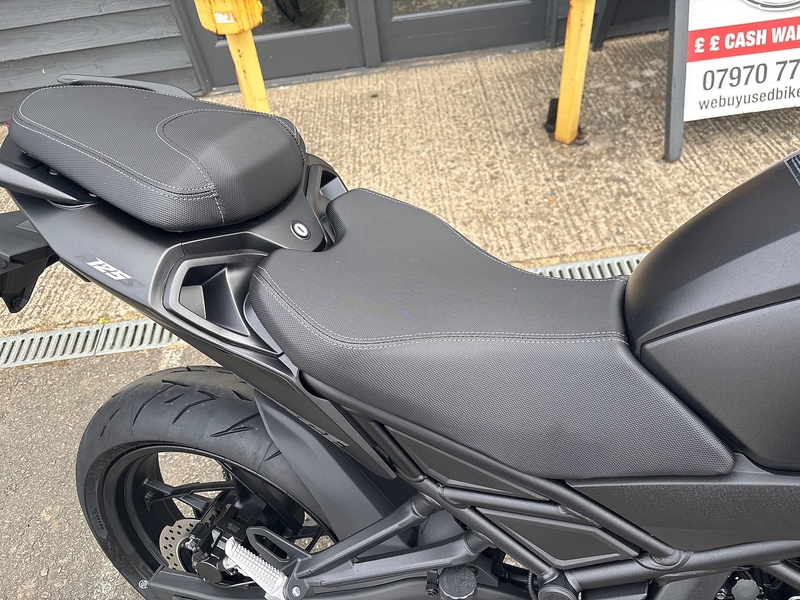 VOGE E5+ NAKED .125 MANUAL PETROL