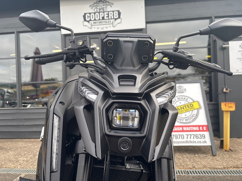 VOGE E5+ NAKED .125 MANUAL PETROL