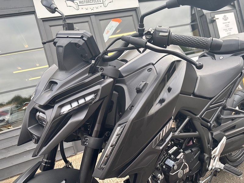 VOGE E5+ NAKED .125 MANUAL PETROL