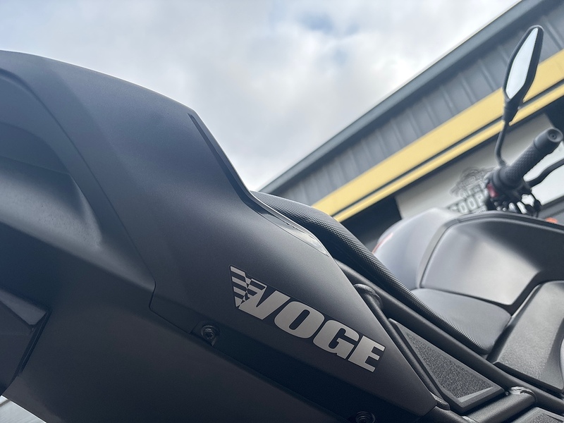 VOGE E5+ NAKED .125 MANUAL PETROL