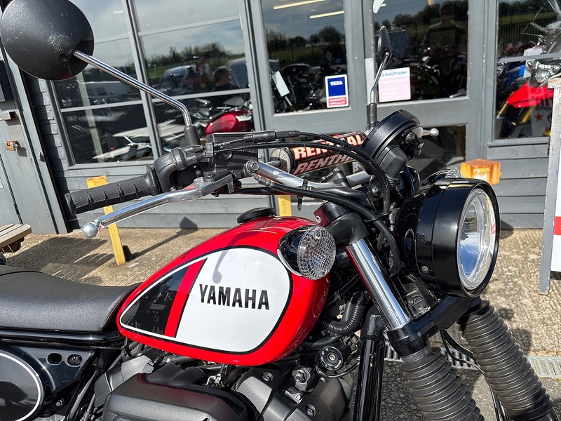 Yamaha 950 Roadster/Retro Petrol Manual Euro 4 (54 ps)