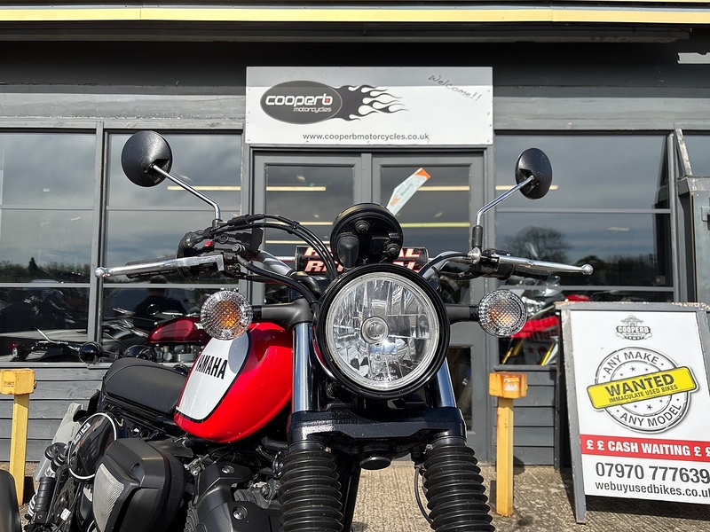 Yamaha 950 Roadster/Retro Petrol Manual Euro 4 (54 ps)