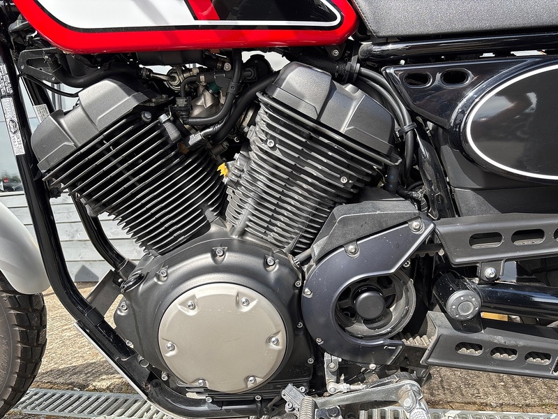 Yamaha 950 Roadster/Retro Petrol Manual Euro 4 (54 ps)