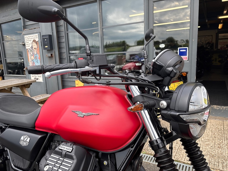 Moto Guzzi IV Stone 0.853 Roadster/Retro Manual Petrol