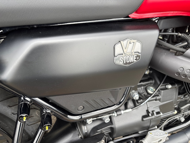 Moto Guzzi IV Stone 0.853 Roadster/Retro Manual Petrol