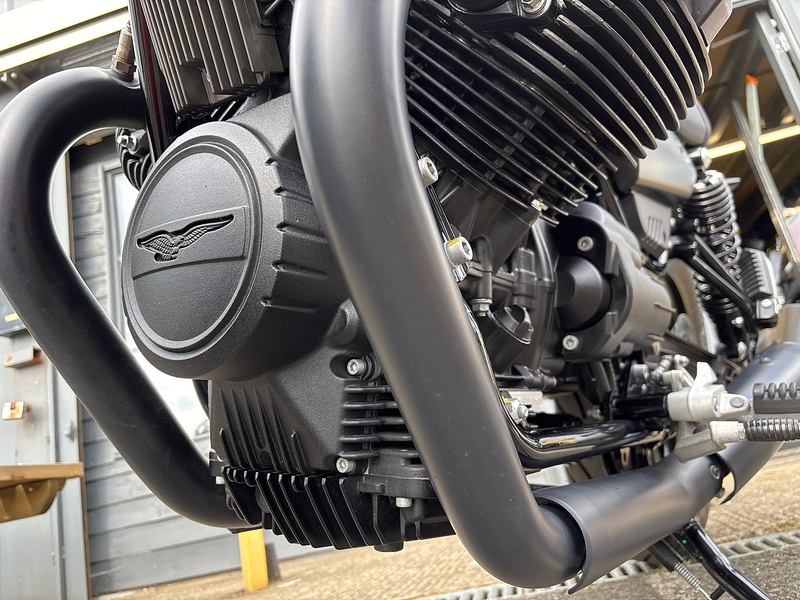 Moto Guzzi IV Stone 0.853 Roadster/Retro Manual Petrol