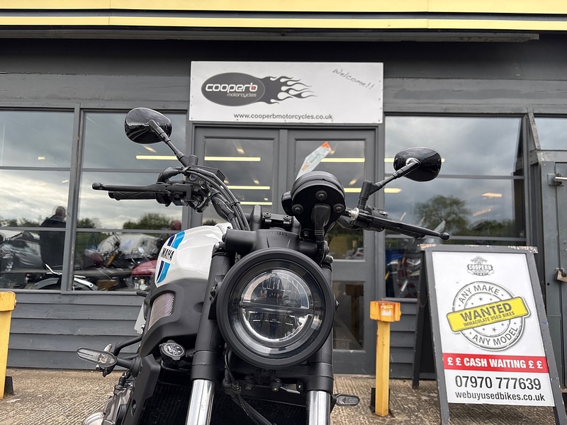 Yamaha 700 Roadster/Retro Petrol Manual Euro 5 (75 ps)
