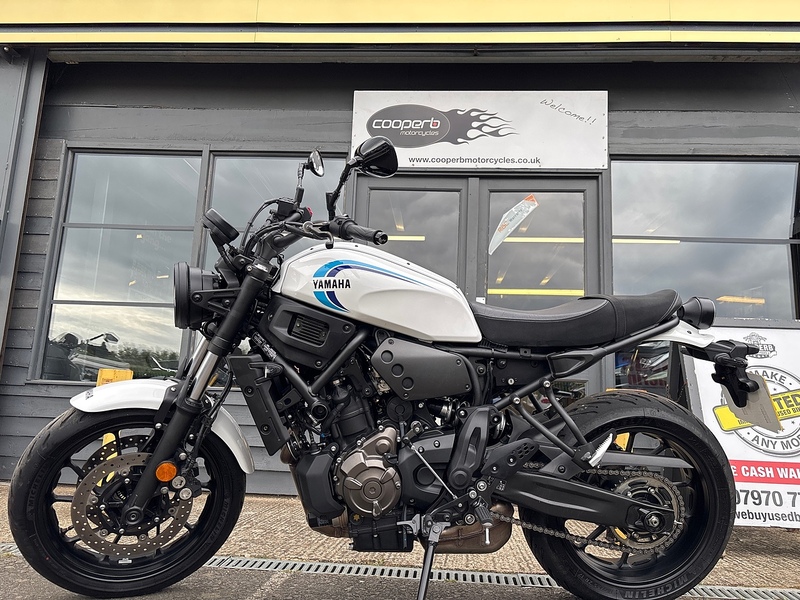 Yamaha 700 Roadster/Retro Petrol Manual Euro 5 (75 ps)