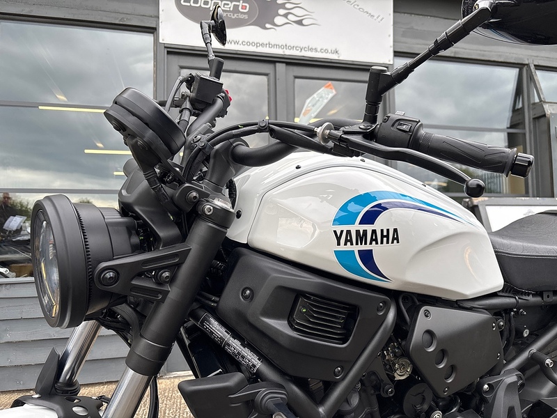 Yamaha 700 Roadster/Retro Petrol Manual Euro 5 (75 ps)
