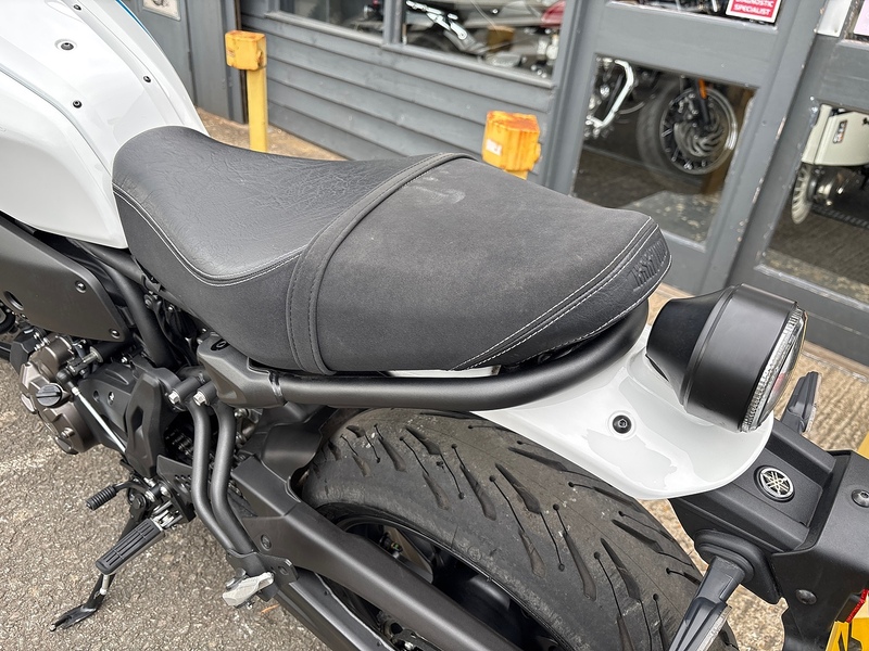 Yamaha 700 Roadster/Retro Petrol Manual Euro 5 (75 ps)