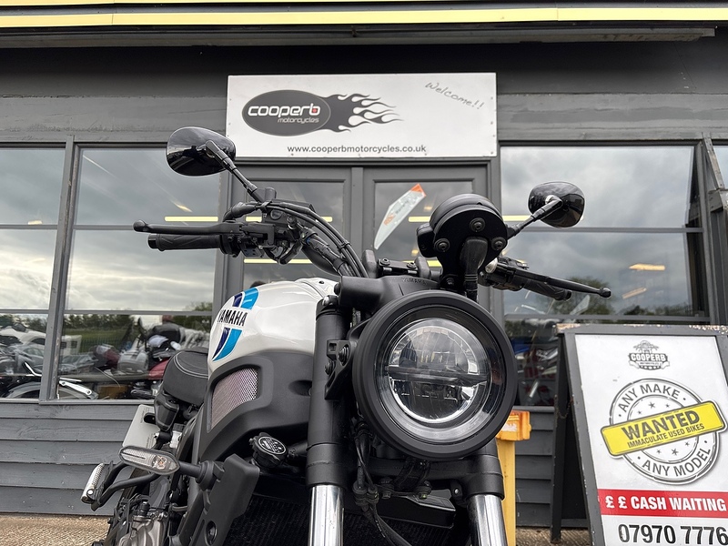 Yamaha 700 Roadster/Retro Petrol Manual Euro 5 (75 ps)