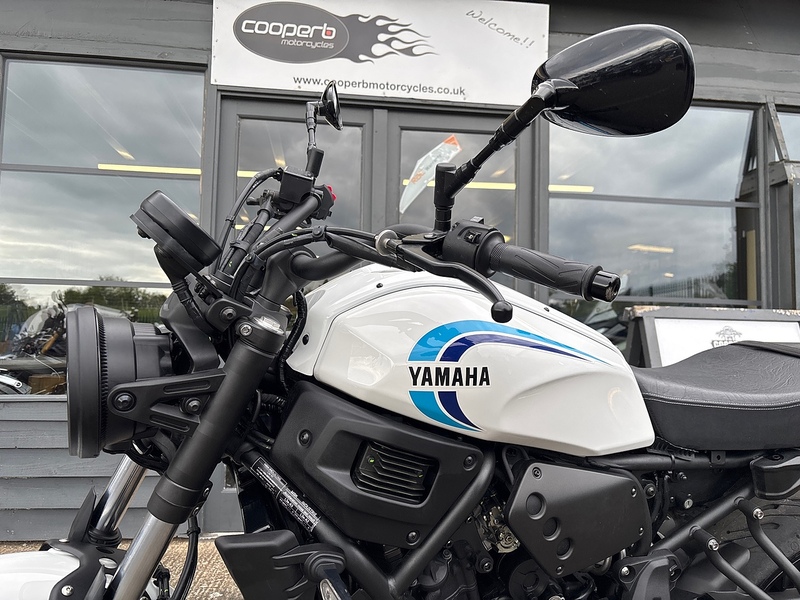 Yamaha 700 Roadster/Retro Petrol Manual Euro 5 (75 ps)