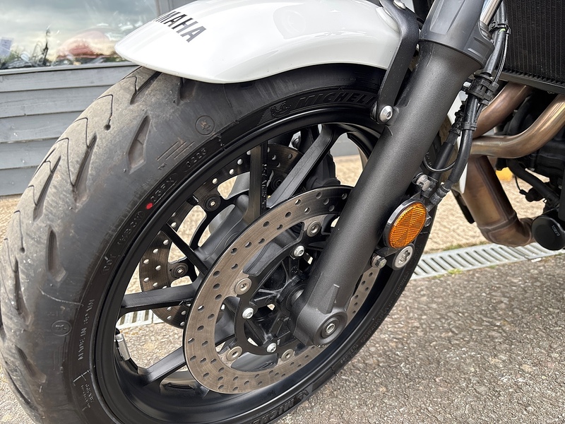 Yamaha 700 Roadster/Retro Petrol Manual Euro 5 (75 ps)