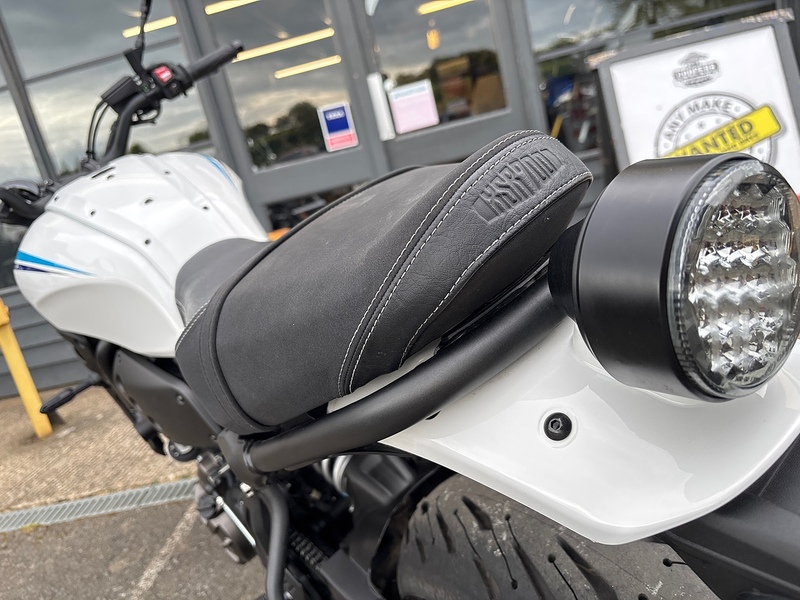 Yamaha 700 Roadster/Retro Petrol Manual Euro 5 (75 ps)