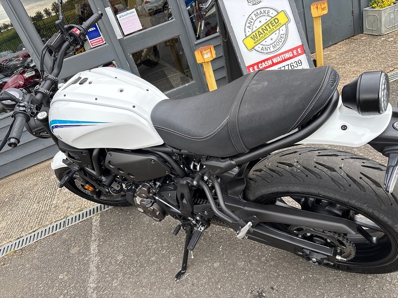 Yamaha 700 Roadster/Retro Petrol Manual Euro 5 (75 ps)