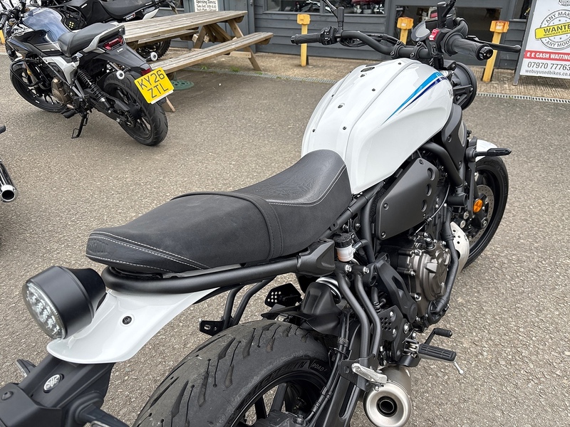 Yamaha 700 Roadster/Retro Petrol Manual Euro 5 (75 ps)