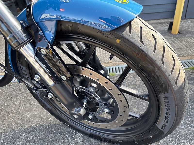 Royal Enfield 650 Roadster/Retro Petrol Manual Euro 5 (47 ps)