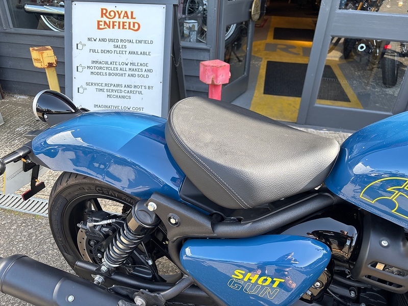 Royal Enfield 650 Roadster/Retro Petrol Manual Euro 5 (47 ps)