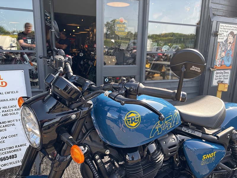 Royal Enfield 650 Roadster/Retro Petrol Manual Euro 5 (47 ps)