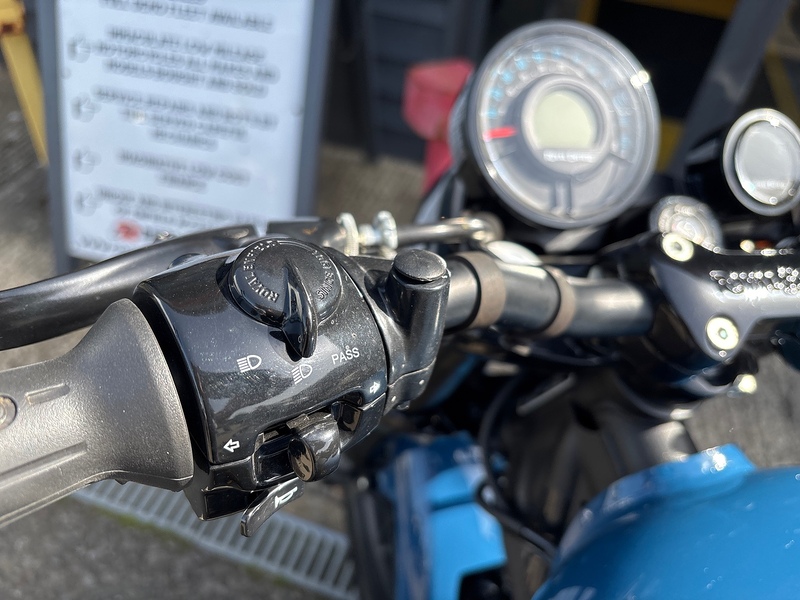 Royal Enfield 650 Roadster/Retro Petrol Manual Euro 5 (47 ps)