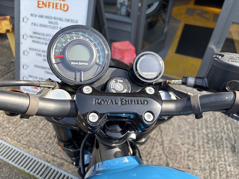 Royal Enfield 650 Roadster/Retro Petrol Manual Euro 5 (47 ps)