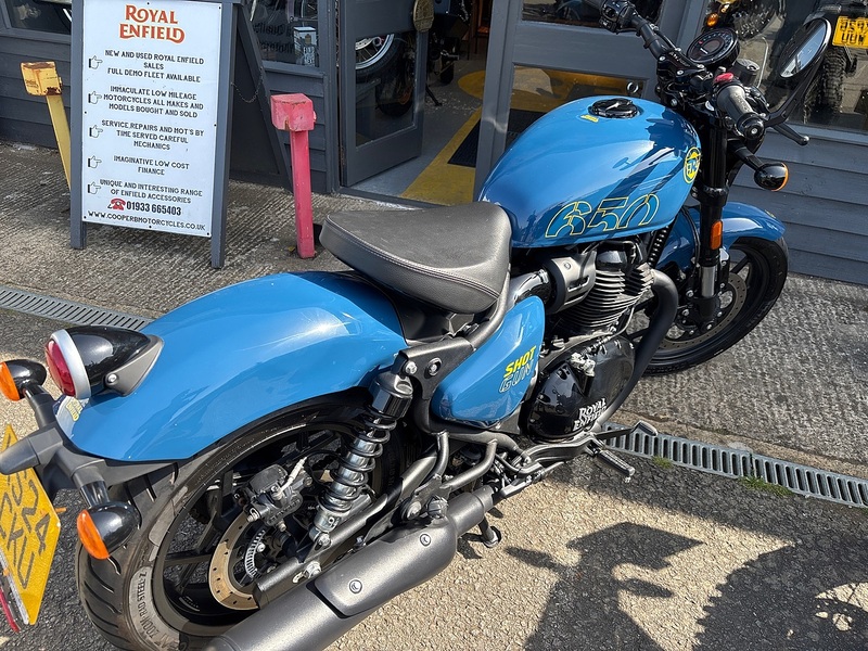 Royal Enfield 650 Roadster/Retro Petrol Manual Euro 5 (47 ps)