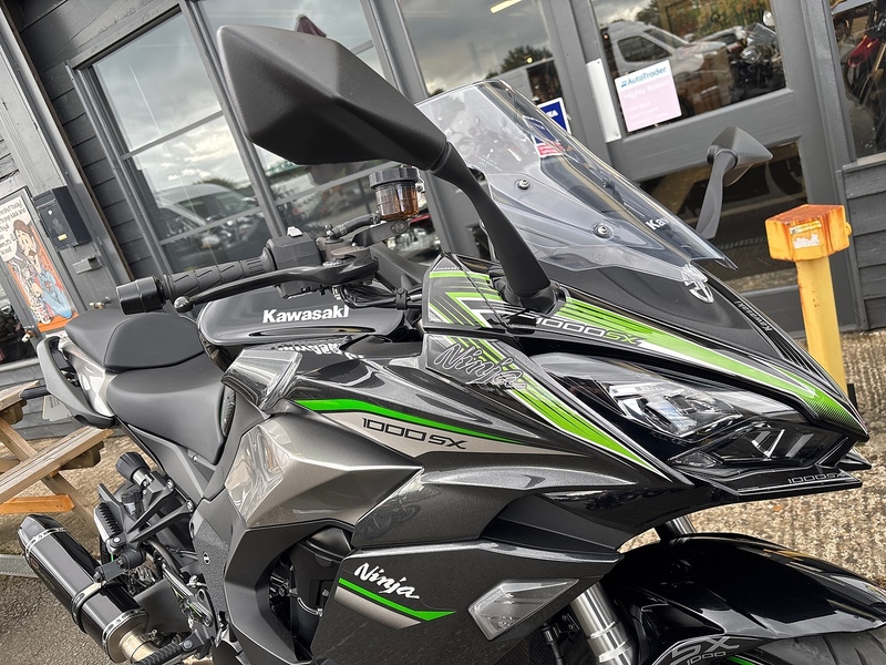 Kawasaki 1000 Sports Tourer Petrol Manual Euro 5 (142 ps)
