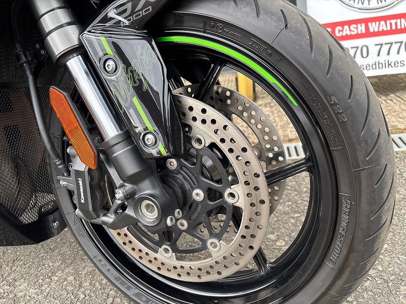 Kawasaki 1000 Sports Tourer Petrol Manual Euro 5 (142 ps)