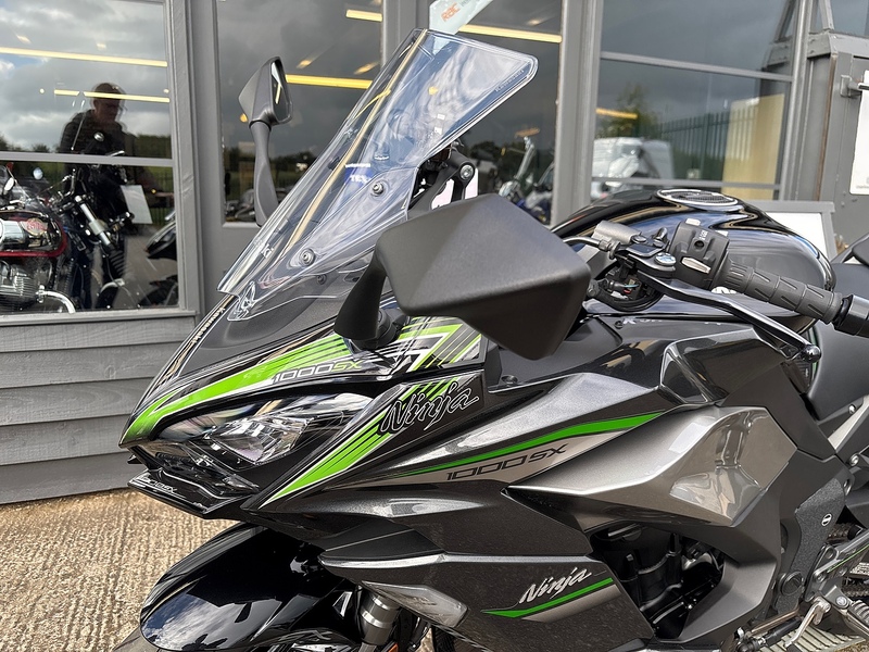 Kawasaki 1000 Sports Tourer Petrol Manual Euro 5 (142 ps)