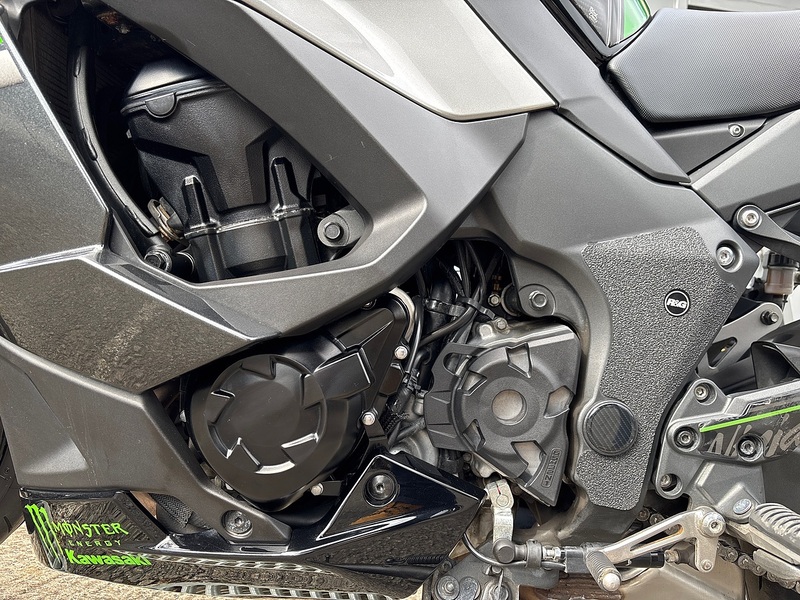 Kawasaki 1000 Sports Tourer Petrol Manual Euro 5 (142 ps)
