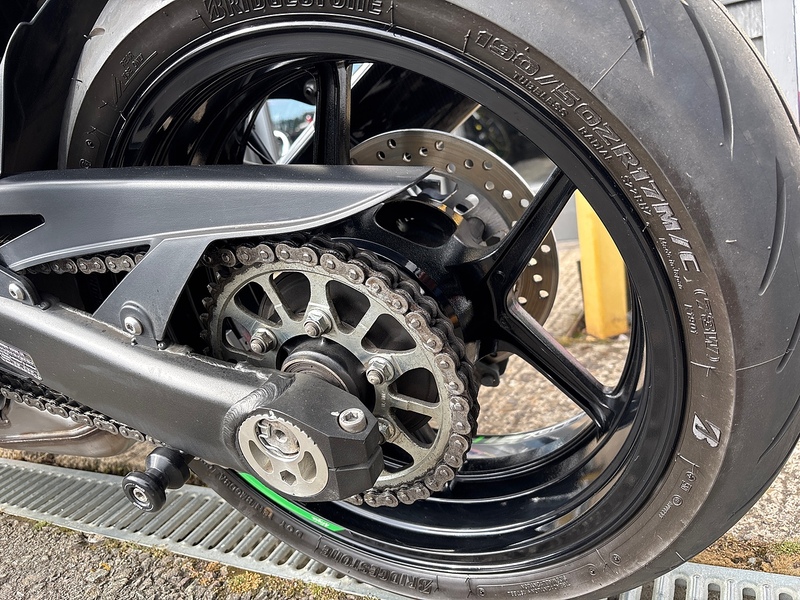 Kawasaki 1000 Sports Tourer Petrol Manual Euro 5 (142 ps)