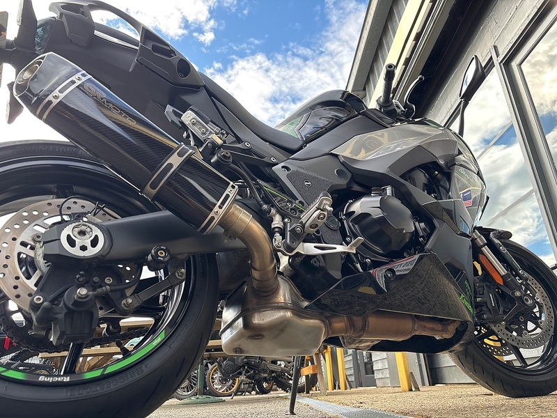 Kawasaki 1000 Sports Tourer Petrol Manual Euro 5 (142 ps)