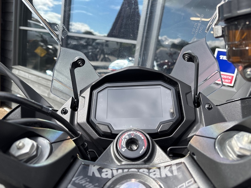 Kawasaki 1000 Sports Tourer Petrol Manual Euro 5 (142 ps)