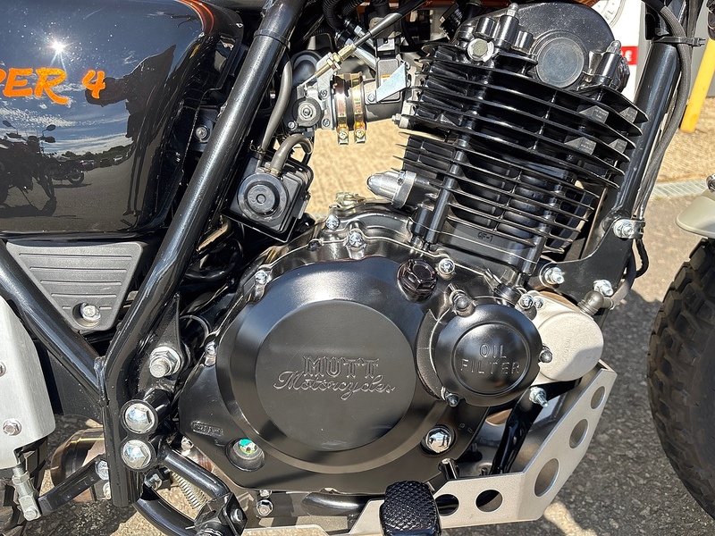 Mutt E4 0.25 Roadster/Retro Manual Petrol