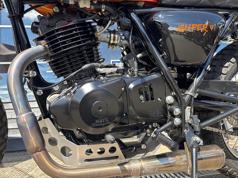 Mutt E4 0.25 Roadster/Retro Manual Petrol