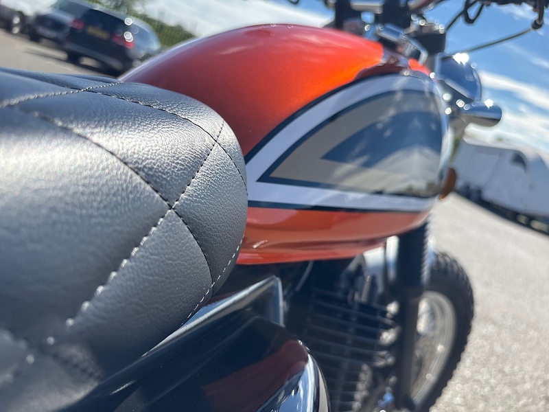 Mutt E4 0.25 Roadster/Retro Manual Petrol