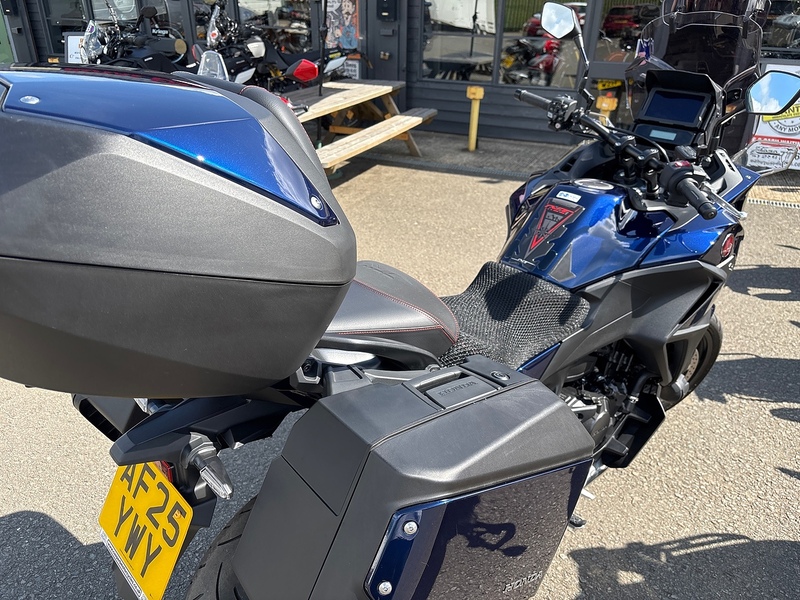 Honda No Standard Specification or Optional Extras.