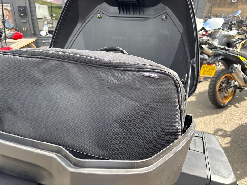 Honda No Standard Specification or Optional Extras.