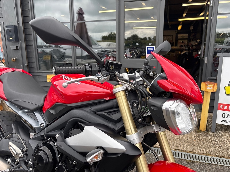 Triumph 2016 Triumph Street Triple 675 Just 14333 Miles