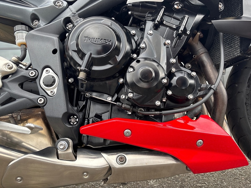 Triumph 2016 Triumph Street Triple 675 Just 14333 Miles
