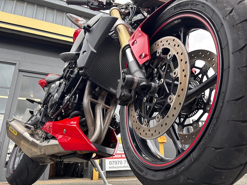 Triumph 2016 Triumph Street Triple 675 Just 14333 Miles