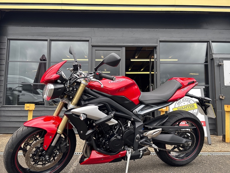 Triumph 2016 Triumph Street Triple 675 Just 14333 Miles