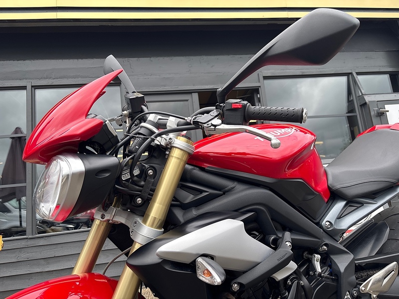 Triumph 2016 Triumph Street Triple 675 Just 14333 Miles