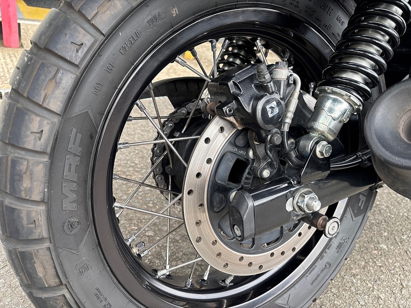 Royal Enfield Golden Shadow Scrambler 0.65 Manual Petrol