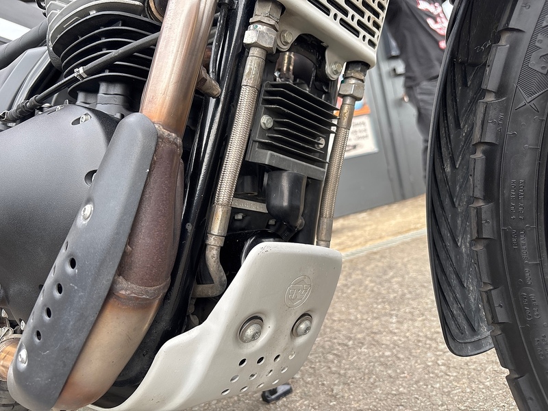 Royal Enfield Golden Shadow Scrambler 0.65 Manual Petrol