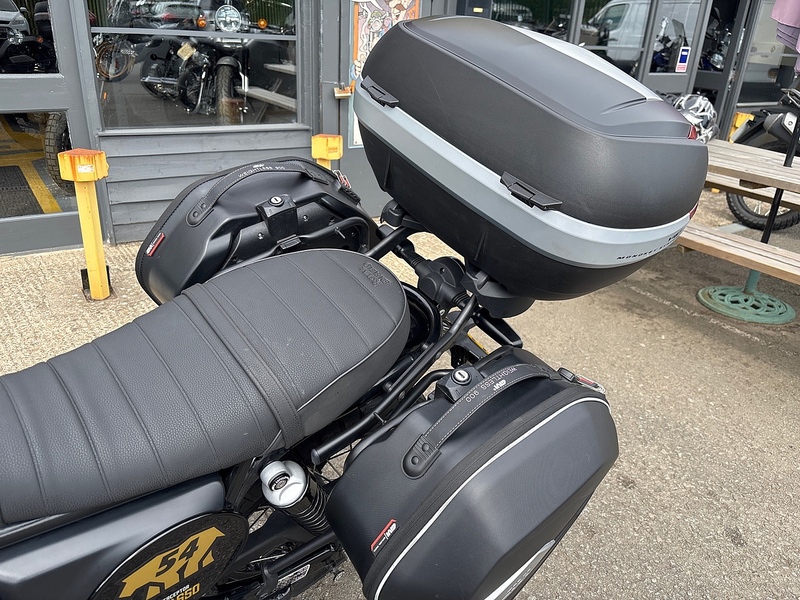 Royal Enfield Golden Shadow Scrambler 0.65 Manual Petrol
