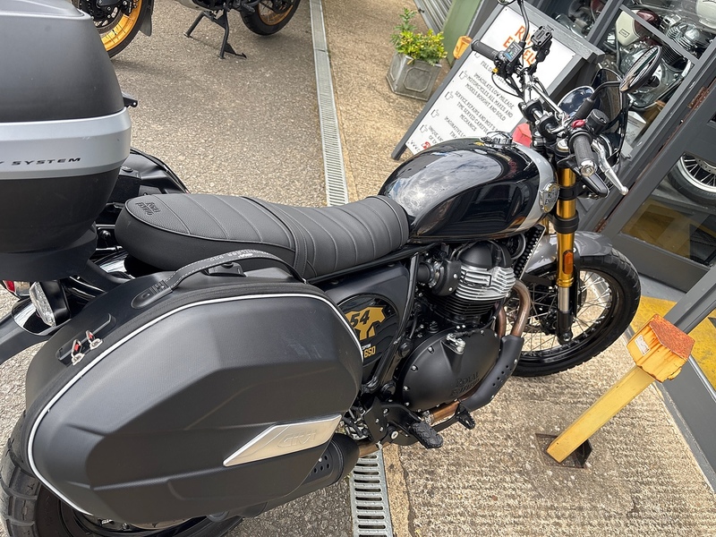 Royal Enfield Golden Shadow Scrambler 0.65 Manual Petrol